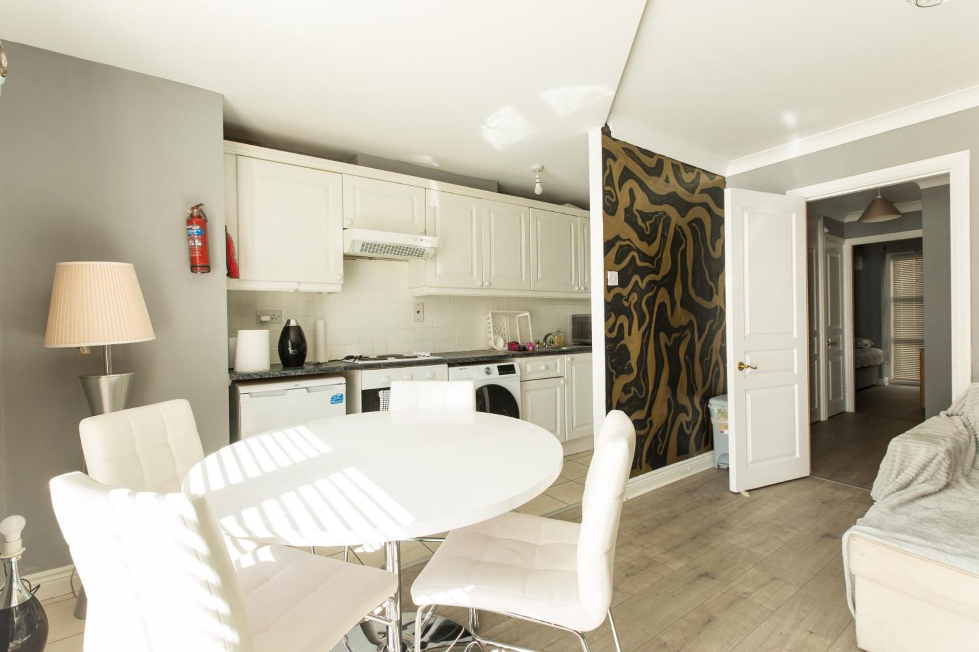 Modern Elegant Central Apt With Parking Dublin Eksteriør bilde